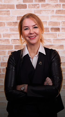 İdil Türkmenoğlu - CHRO, Öğretim Görevlisi, Bağımsız Yönetim Kurulu Üyesi, Stratejik Yönetim Danışmanı, Yazar, Keynote Konuşmacı