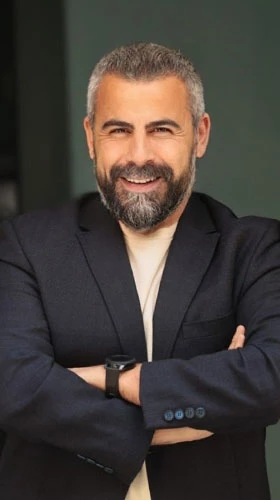 Ercüment Büyükşener - Dijital Pazarlama ve İletişim Danışmanı, Öğretim Görevlisi, Keynote Konuşmacı